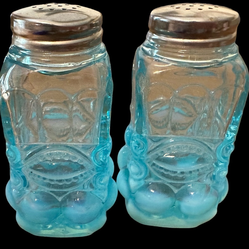 Mosser Glass Eye Winkler Pattern Salt and Pepper Shaker